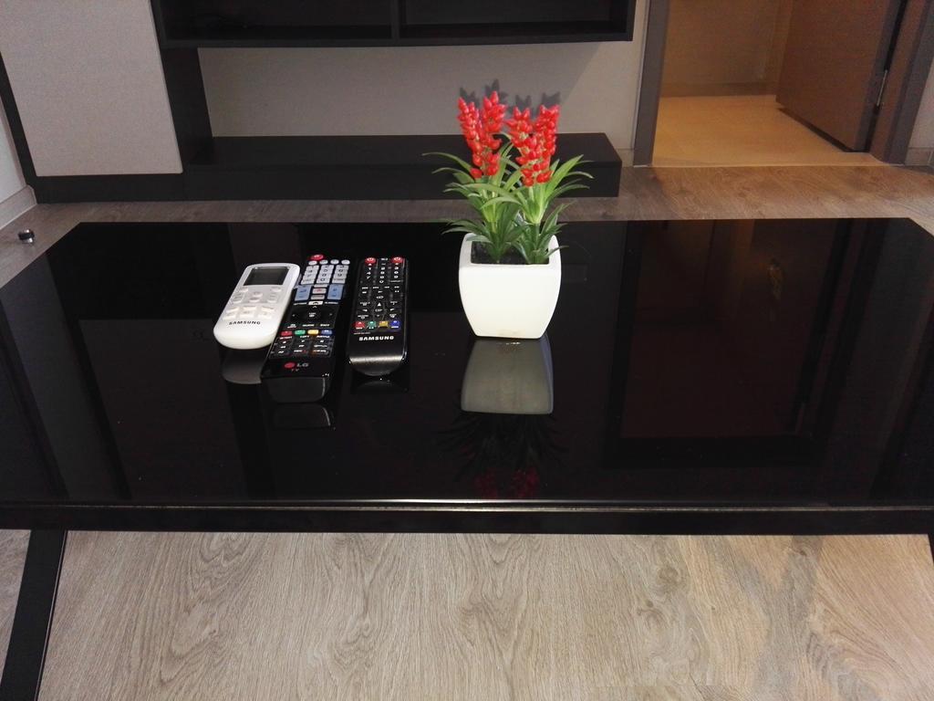 Llx Apartments At The Base Condo Pattaya Eksteriør billede